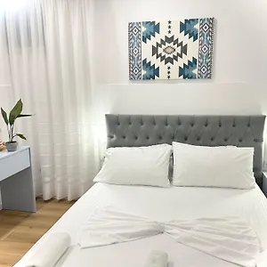Square Hotel